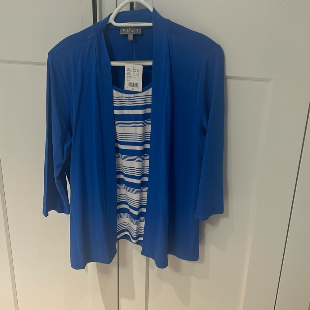 Laura brand new top - size XL